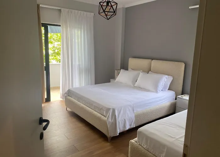 Lana River Modern Apartment